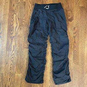 Ivivva Live to Move Pant - lined - size 8